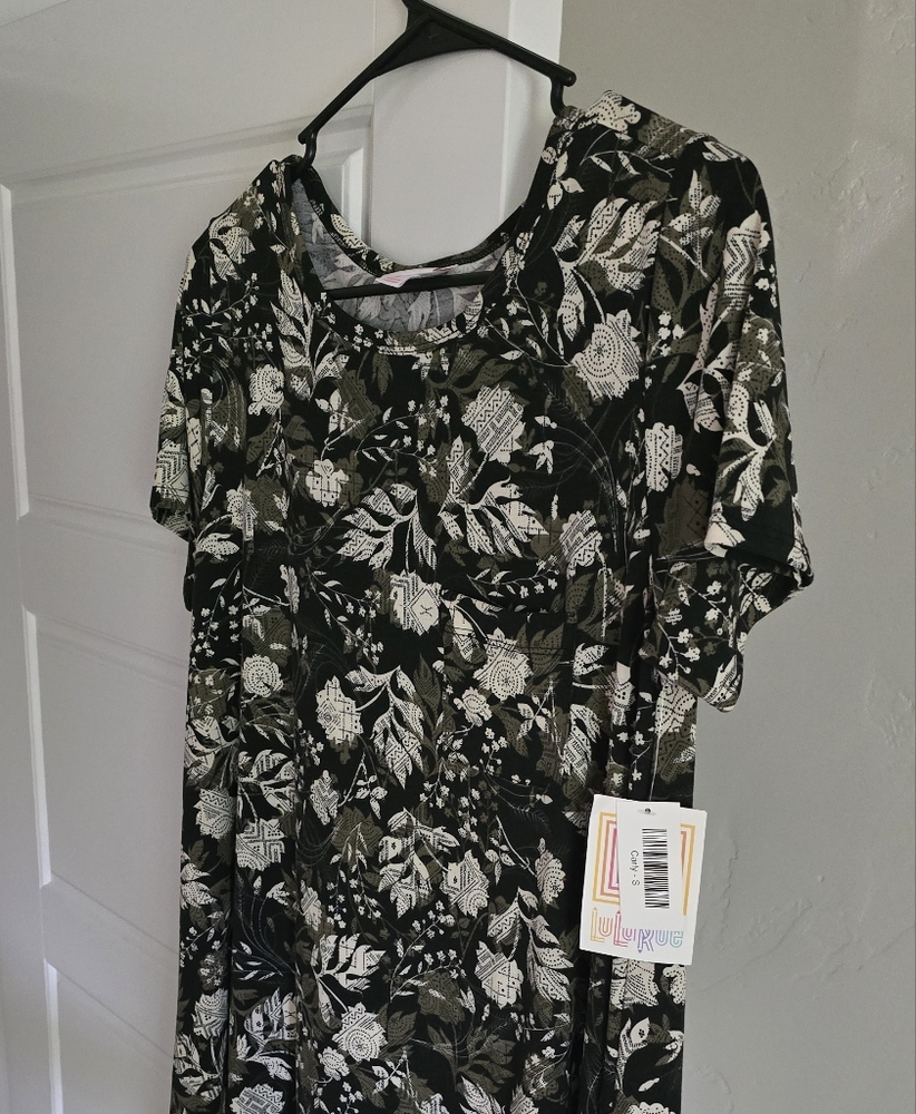 LuLaRoe Black and White Short Sleeve Dress New With Tags